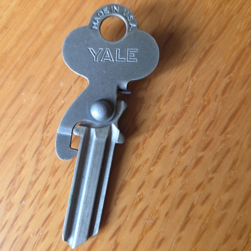 Vintage Yale And Towne Made In USA Postmaster Hinged Key Blank Uncut Brass
